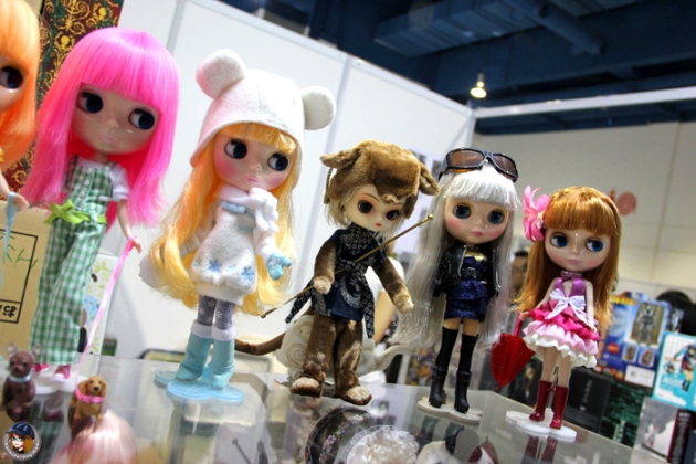 Blythe dolls with a Pullip